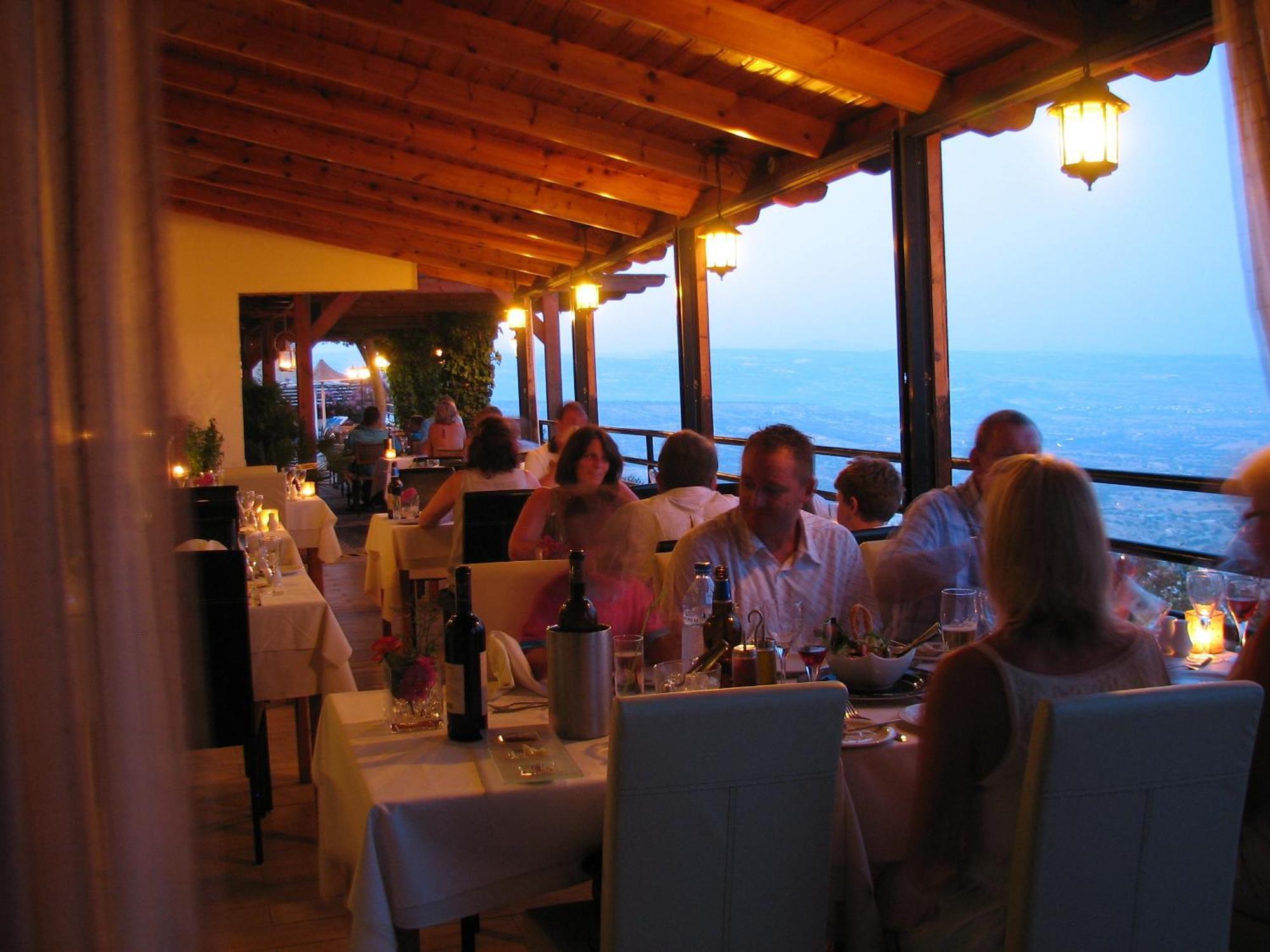 Hill View Hotel Apartments Писури Екстериор снимка