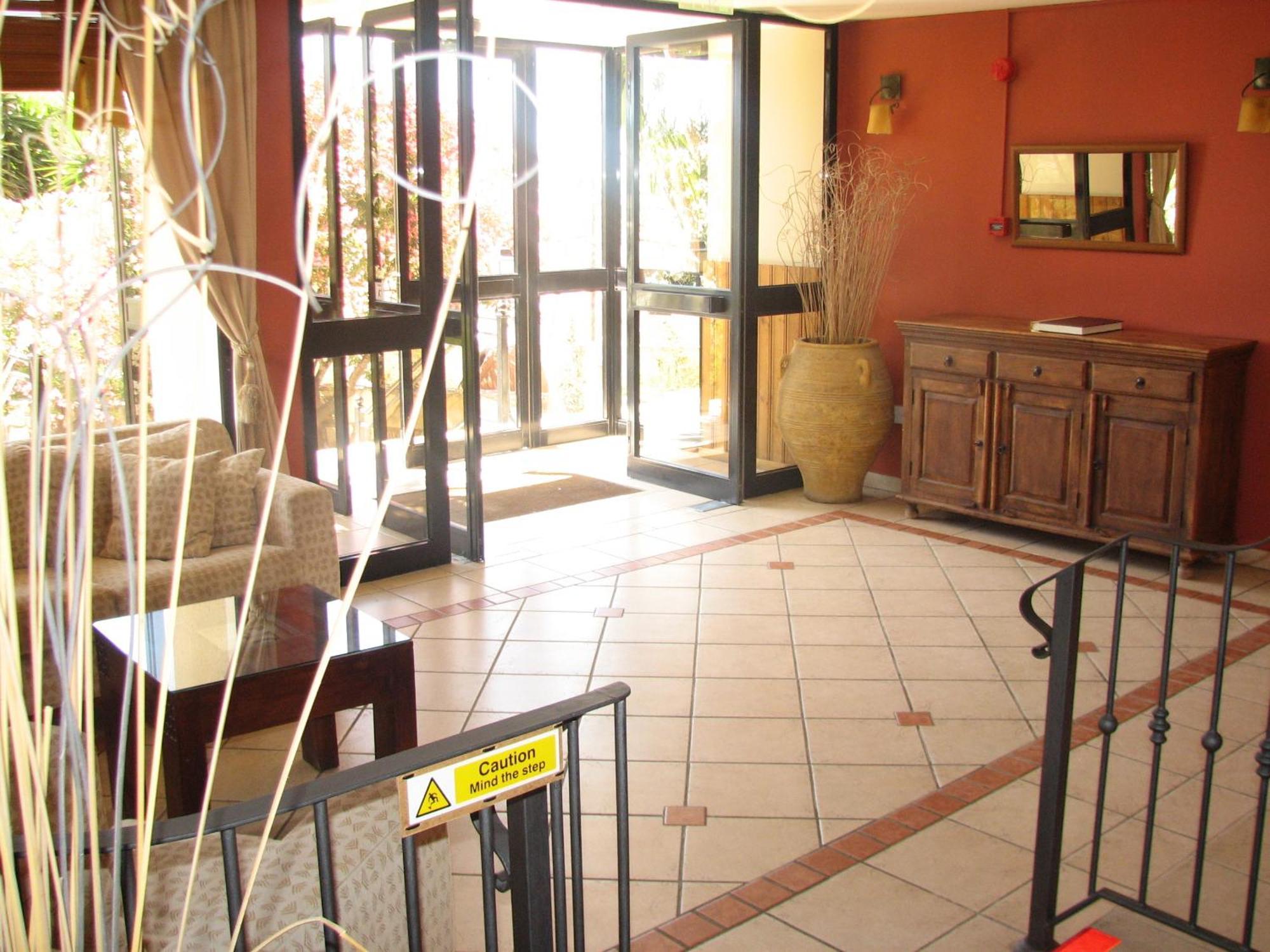 Hill View Hotel Apartments Писури Екстериор снимка