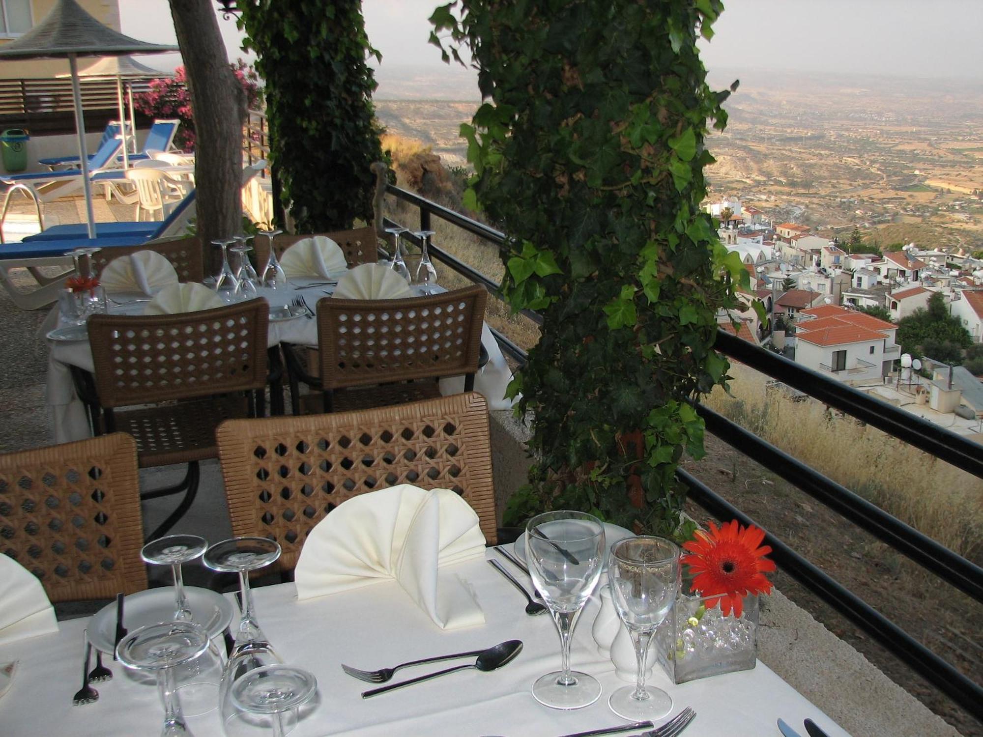 Hill View Hotel Apartments Писури Екстериор снимка