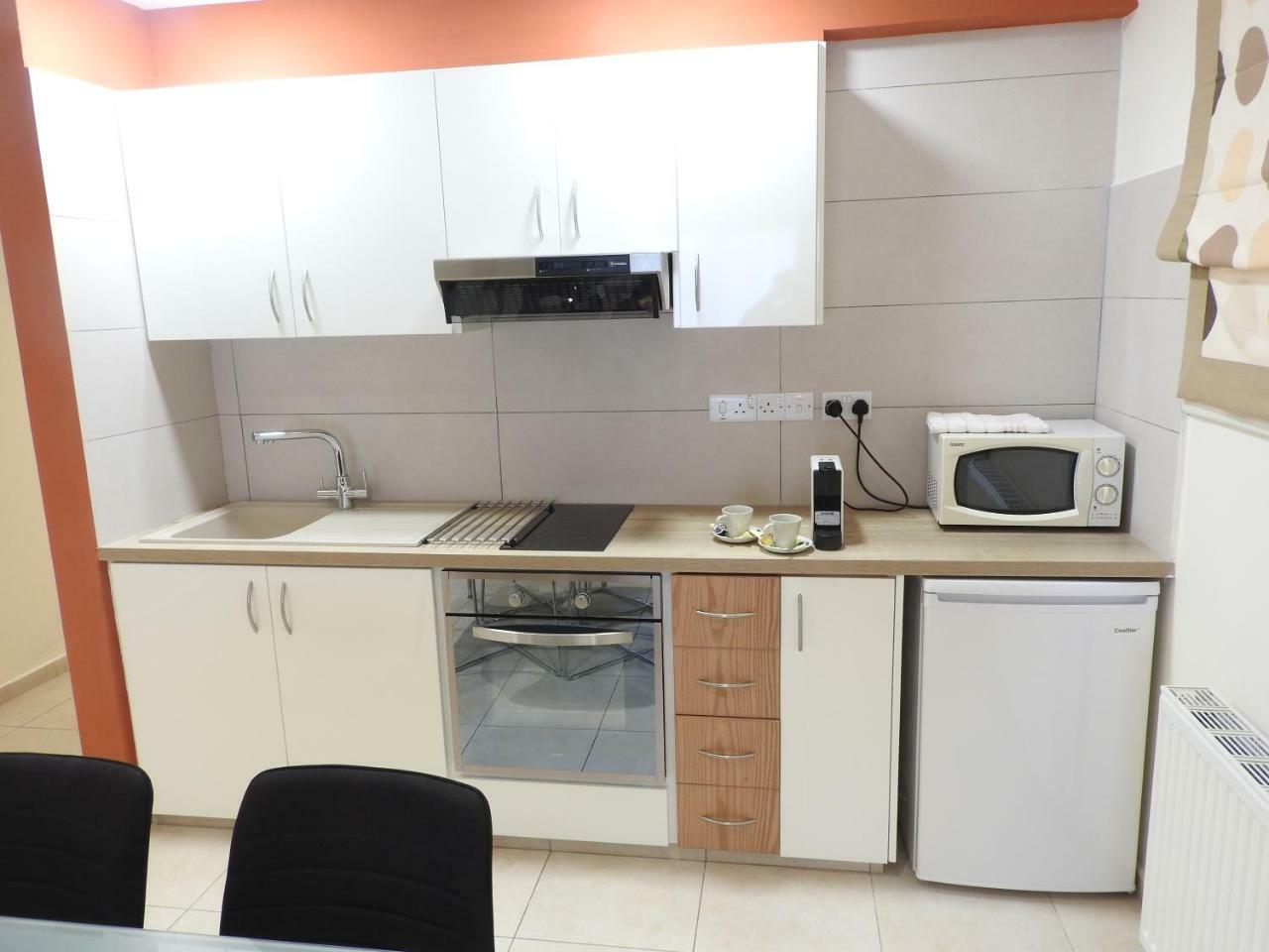 Hill View Hotel Apartments Писури Екстериор снимка