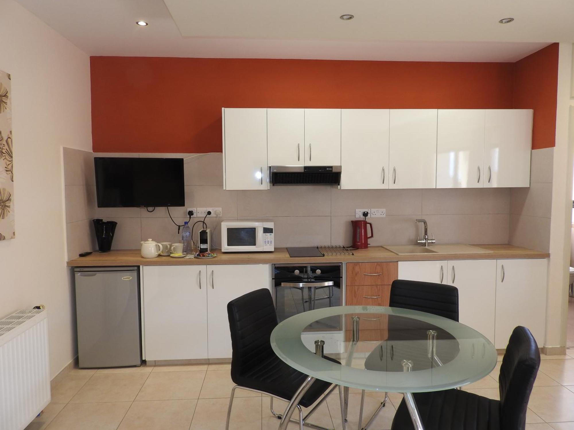 Hill View Hotel Apartments Писури Екстериор снимка